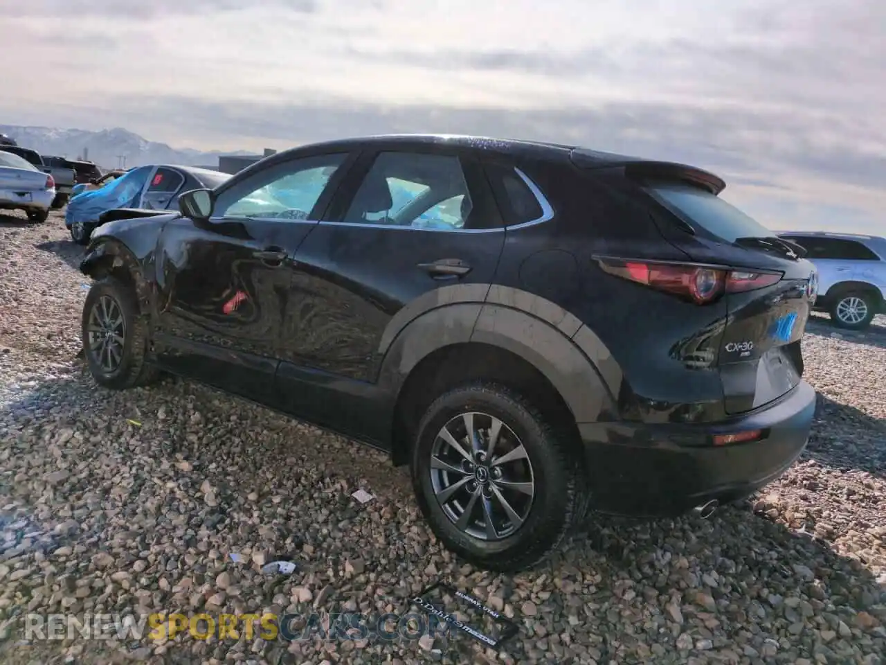 2 fotografías del automóvil dañado 3MVDMBBLXLM117867 MAZDA CX30 2020