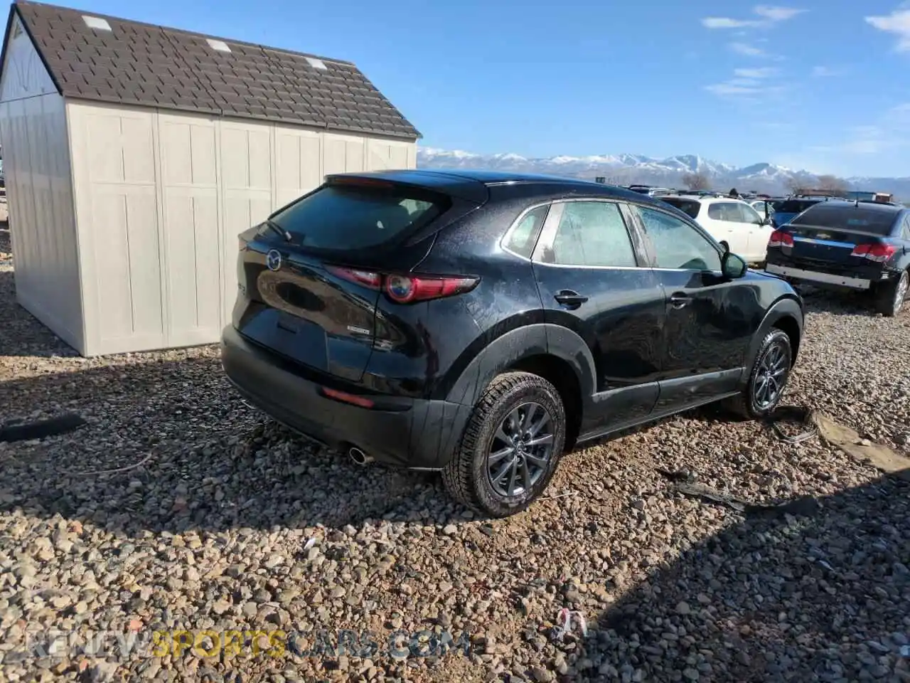 3 fotografías del automóvil dañado 3MVDMBBLXLM117867 MAZDA CX30 2020