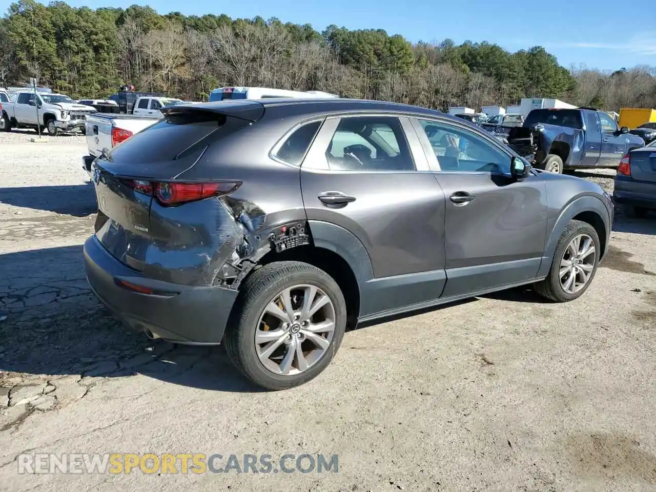 3 Photograph of a damaged car 3MVDMBCL4LM111920 MAZDA CX30 2020