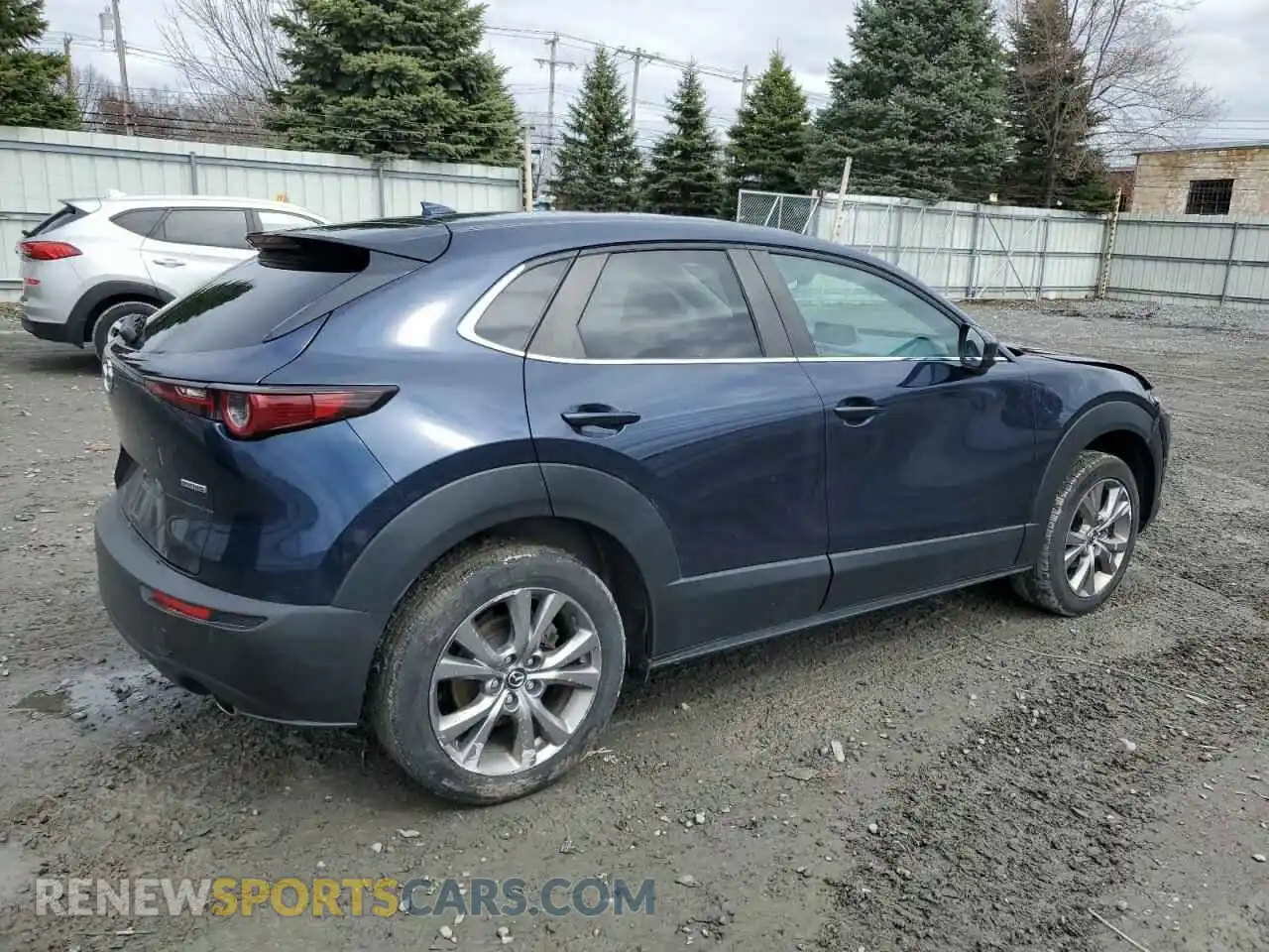 3 Photograph of a damaged car 3MVDMBDL2LM107878 MAZDA CX30 2020