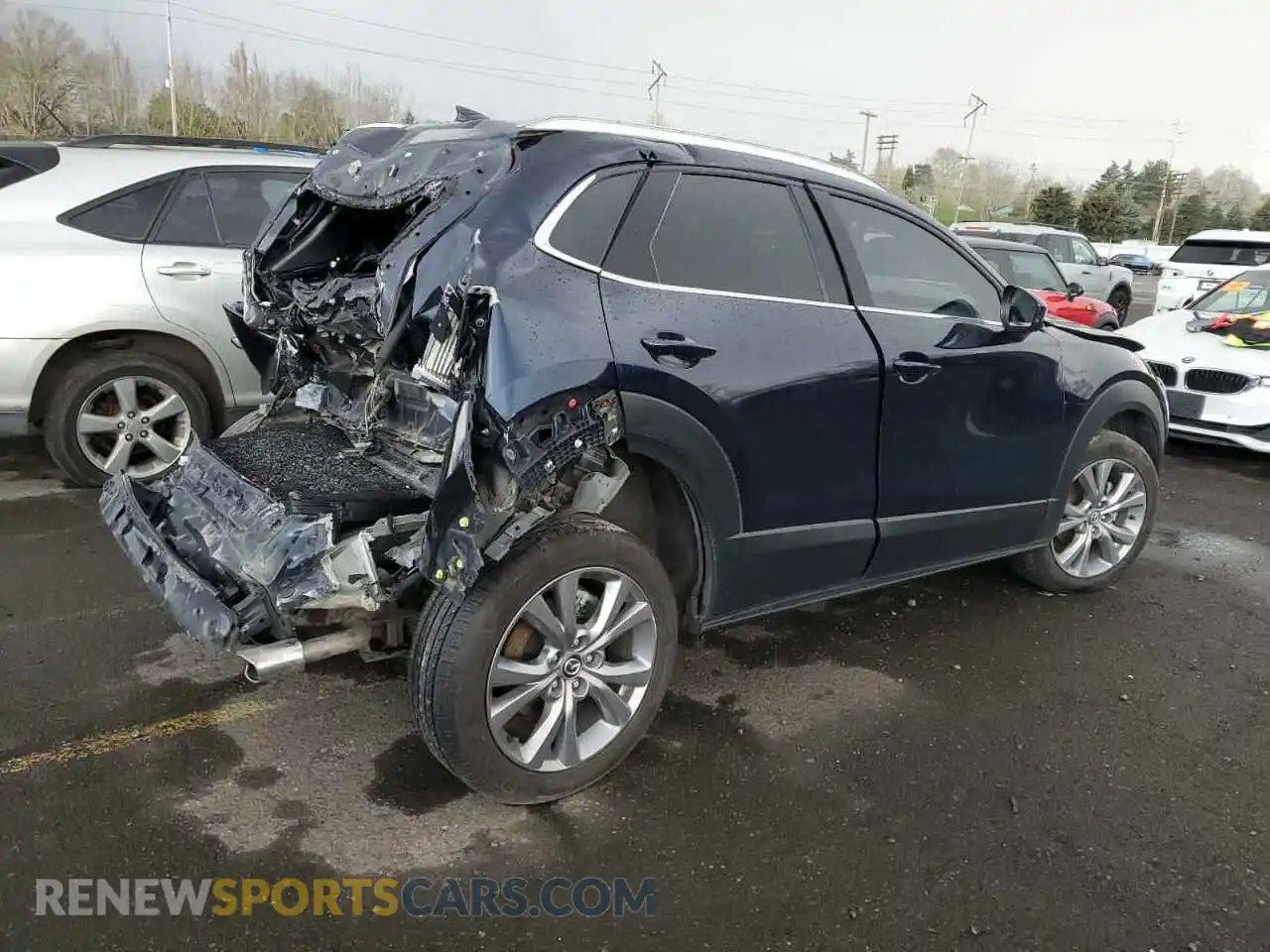 3 Photograph of a damaged car 3MVDMBEM8LM121954 MAZDA CX30 2020