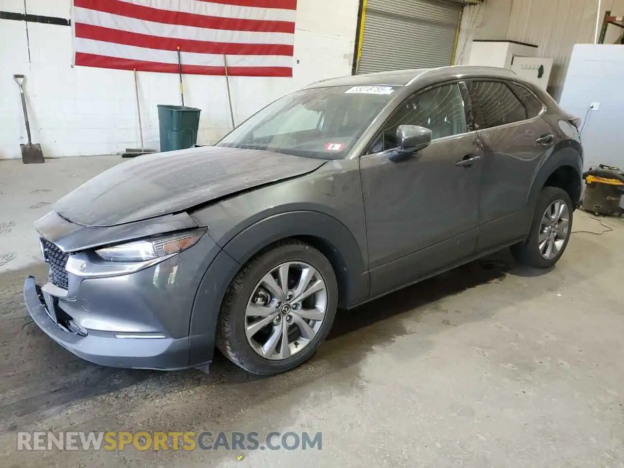1 Photograph of a damaged car 3MVDMBEM9LM136348 MAZDA CX30 2020