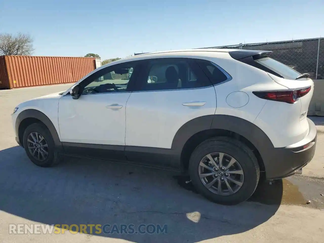 2 Photograph of a damaged car 3MVDMAAL1MM272837 MAZDA CX30 2021