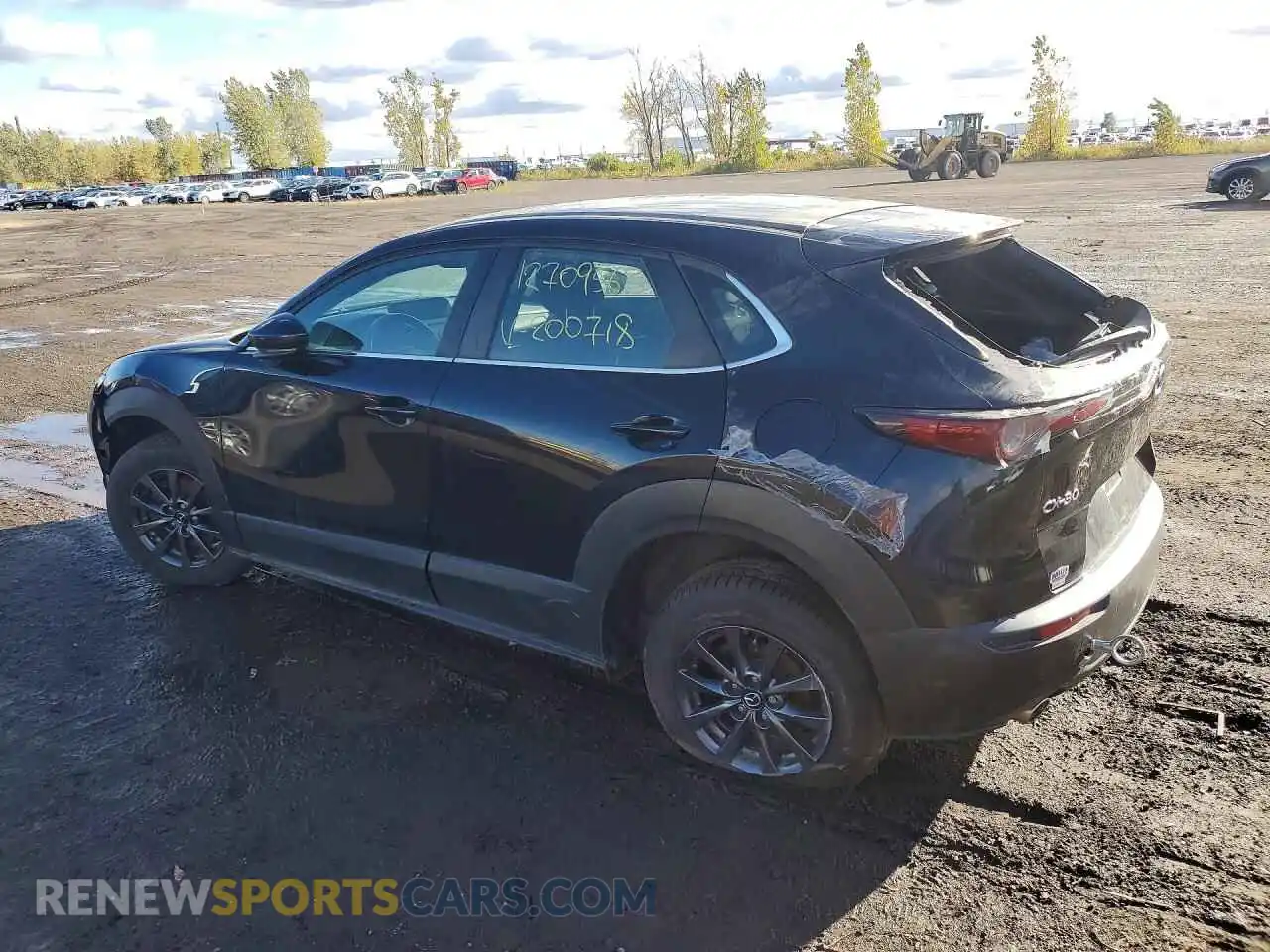 2 Photograph of a damaged car 3MVDMAB75MM200718 MAZDA CX30 2021