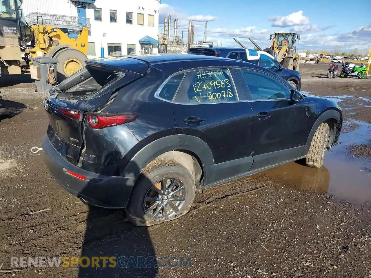 3 Photograph of a damaged car 3MVDMAB75MM200718 MAZDA CX30 2021