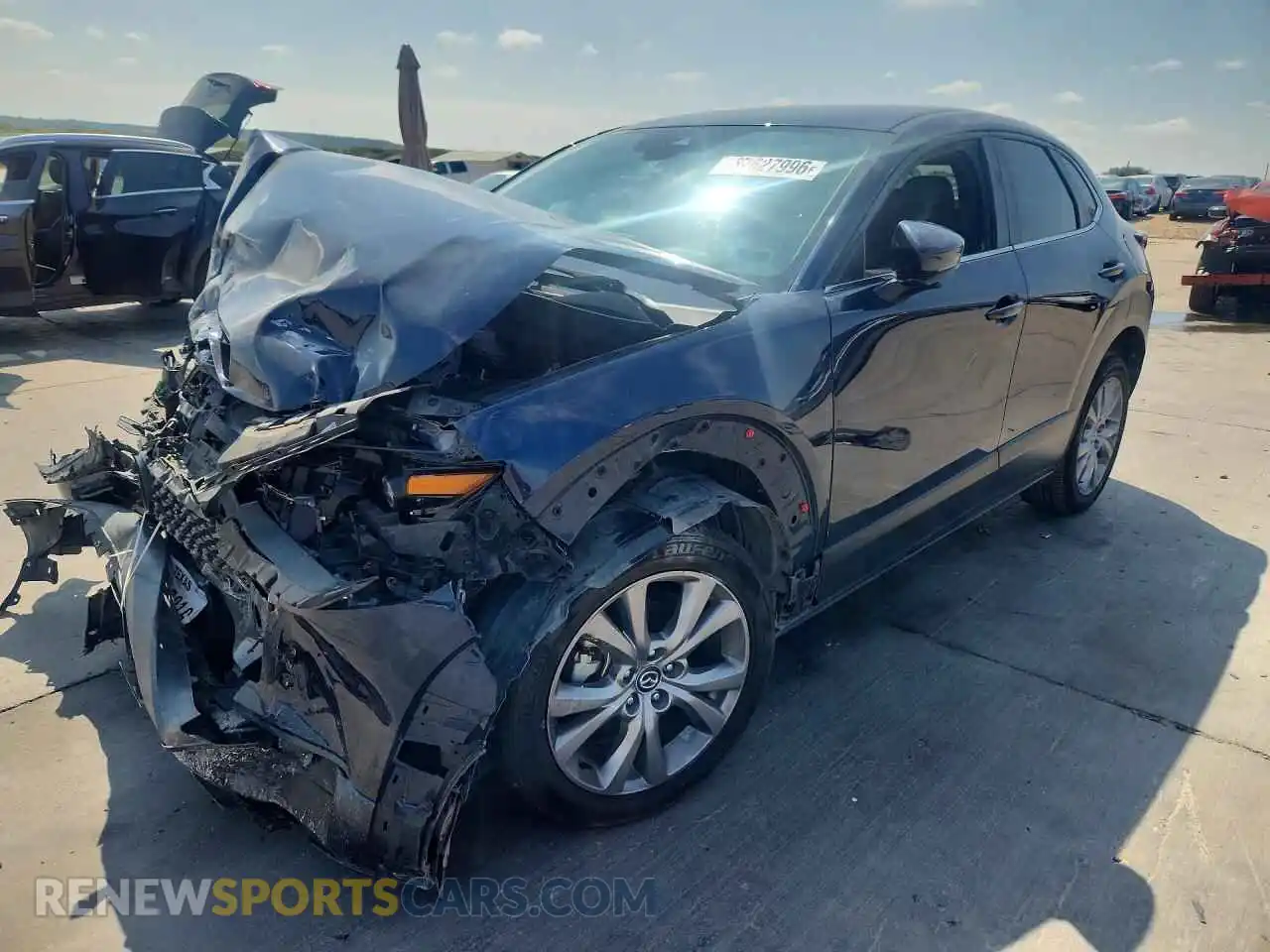 1 Photograph of a damaged car 3MVDMABL2MM303270 MAZDA CX30 2021