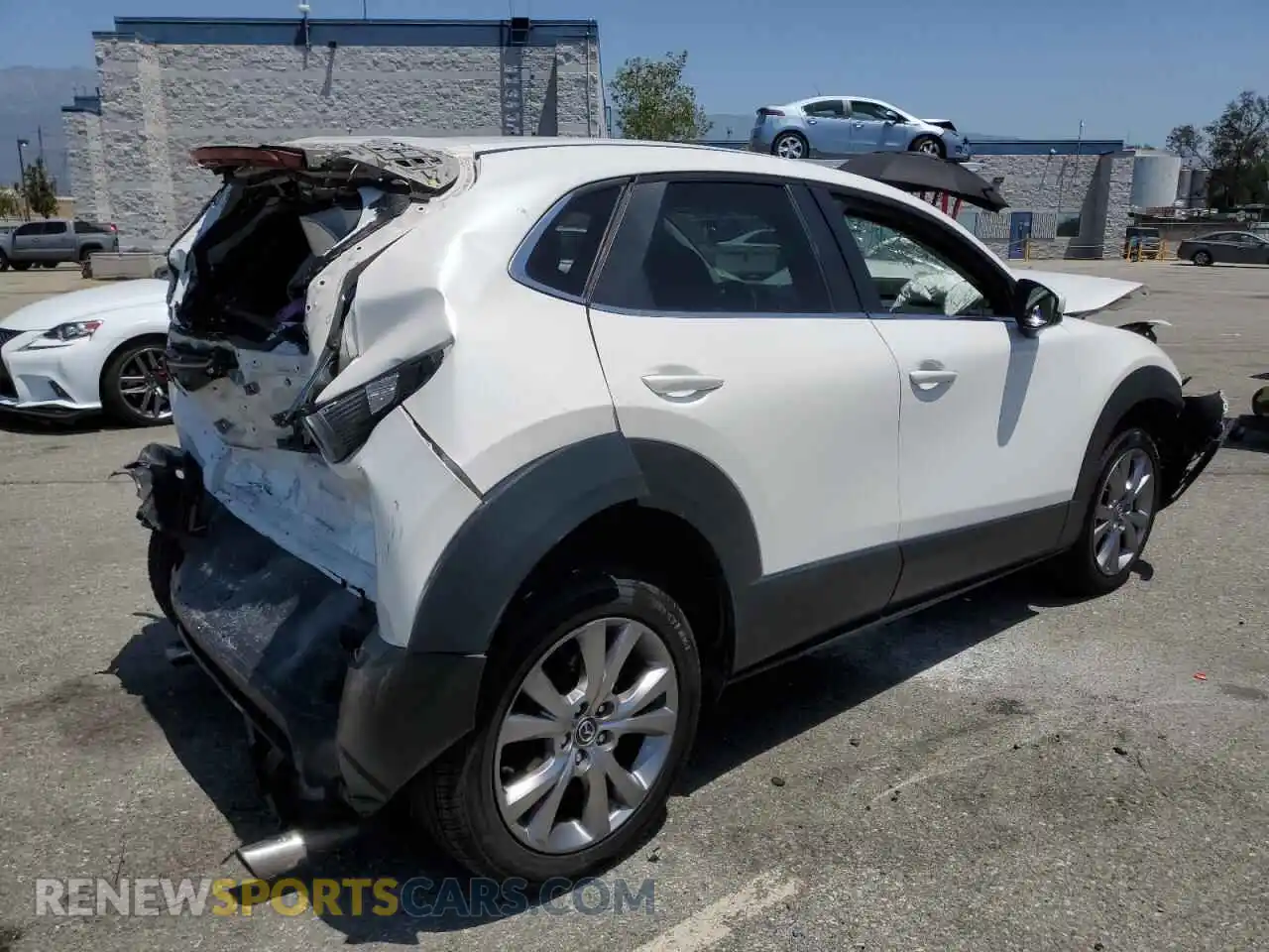 3 Photograph of a damaged car 3MVDMABL3MM203811 MAZDA CX30 2021