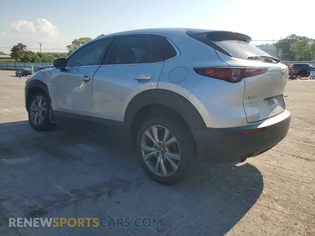 2 Photograph of a damaged car 3MVDMABL7MM258214 MAZDA CX30 2021