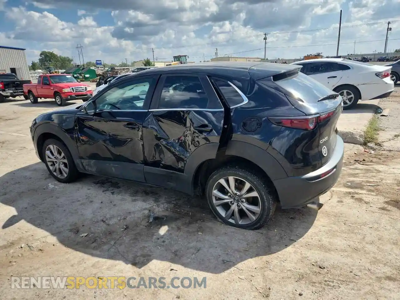 2 Photograph of a damaged car 3MVDMABL9MM243925 MAZDA CX30 2021