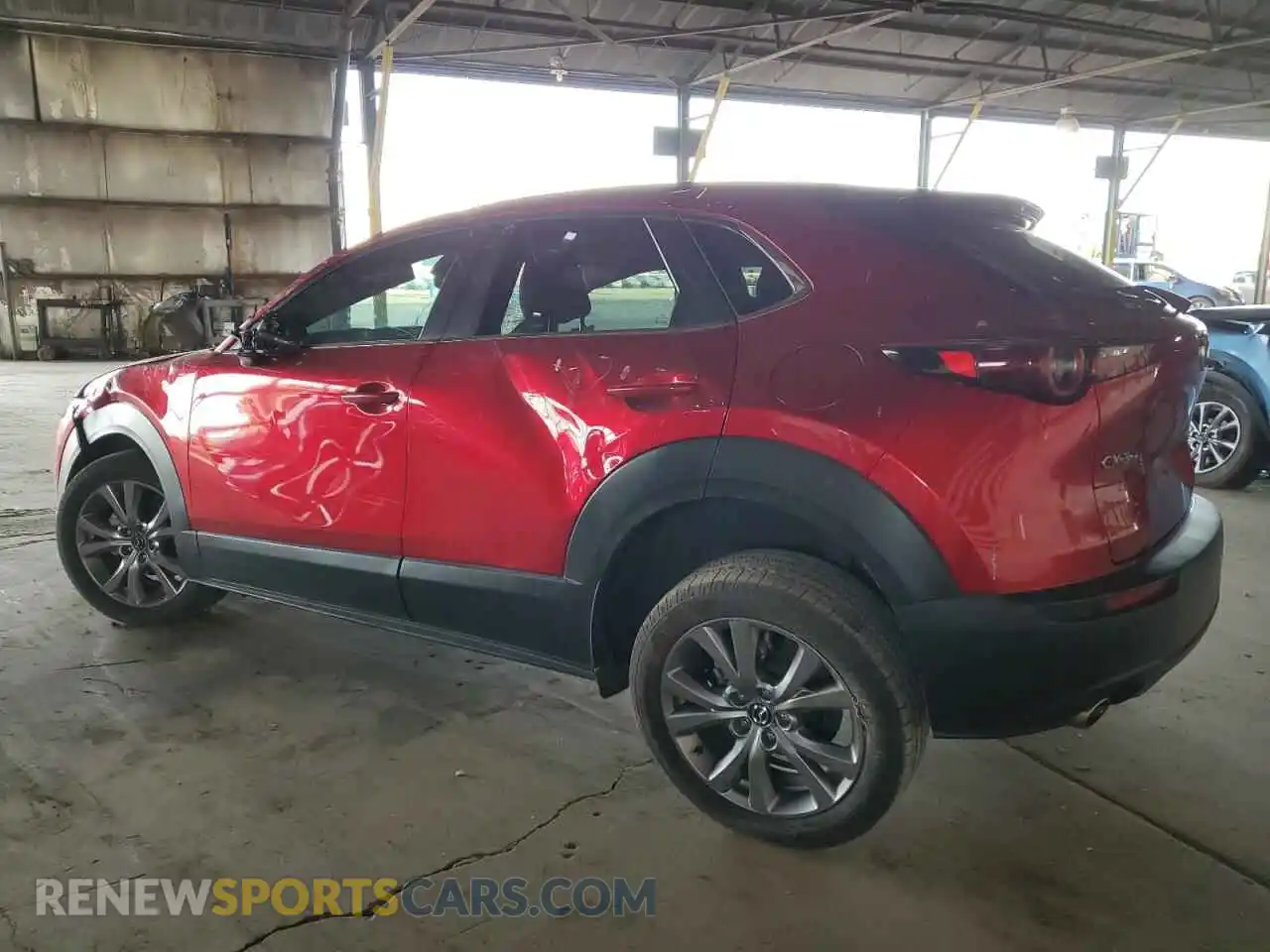 2 Photograph of a damaged car 3MVDMACL1MM233484 MAZDA CX30 2021