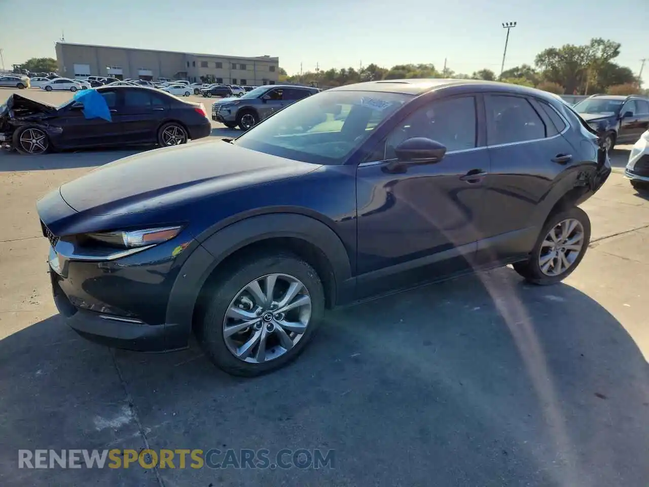 1 Photograph of a damaged car 3MVDMACL2MM232053 MAZDA CX30 2021