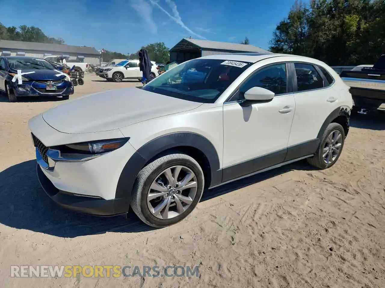 1 Photograph of a damaged car 3MVDMACL7MM220402 MAZDA CX30 2021