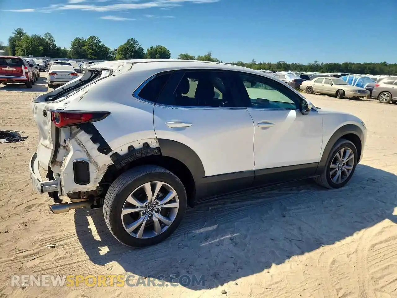 3 Photograph of a damaged car 3MVDMACL7MM220402 MAZDA CX30 2021