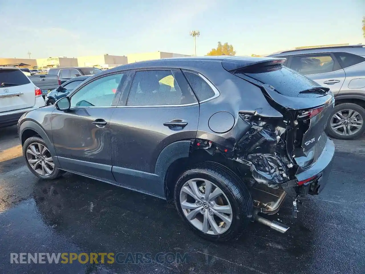 2 Photograph of a damaged car 3MVDMACL8MM260973 MAZDA CX30 2021