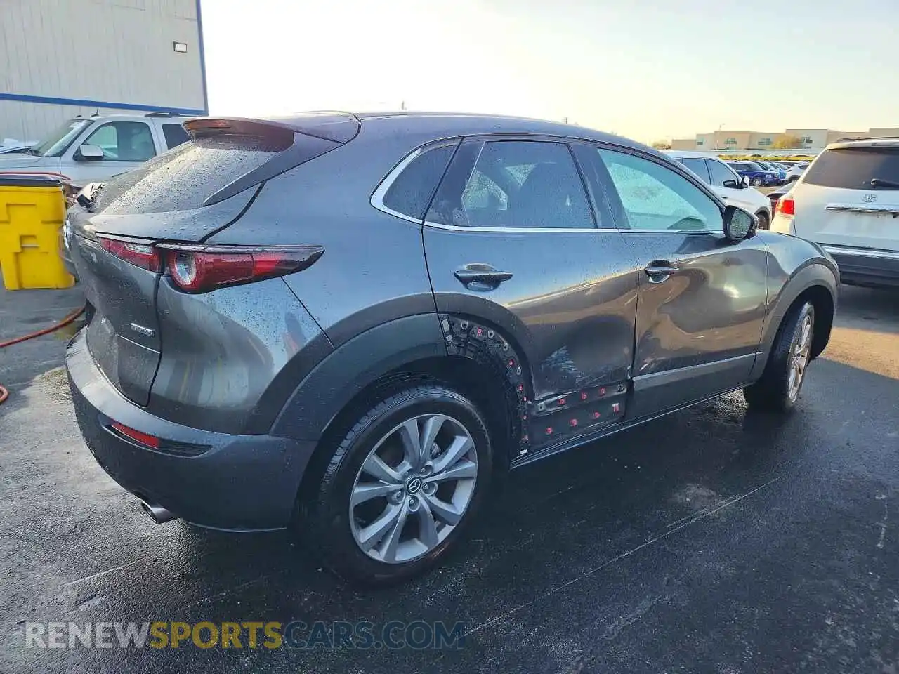 3 Photograph of a damaged car 3MVDMACL8MM260973 MAZDA CX30 2021