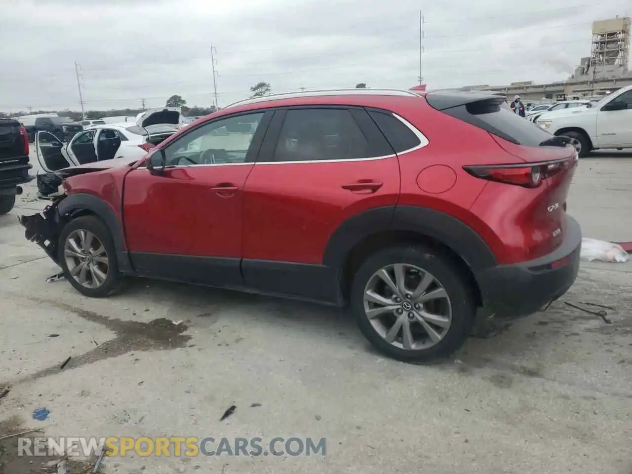 2 Photograph of a damaged car 3MVDMADL4MM202745 MAZDA CX30 2021