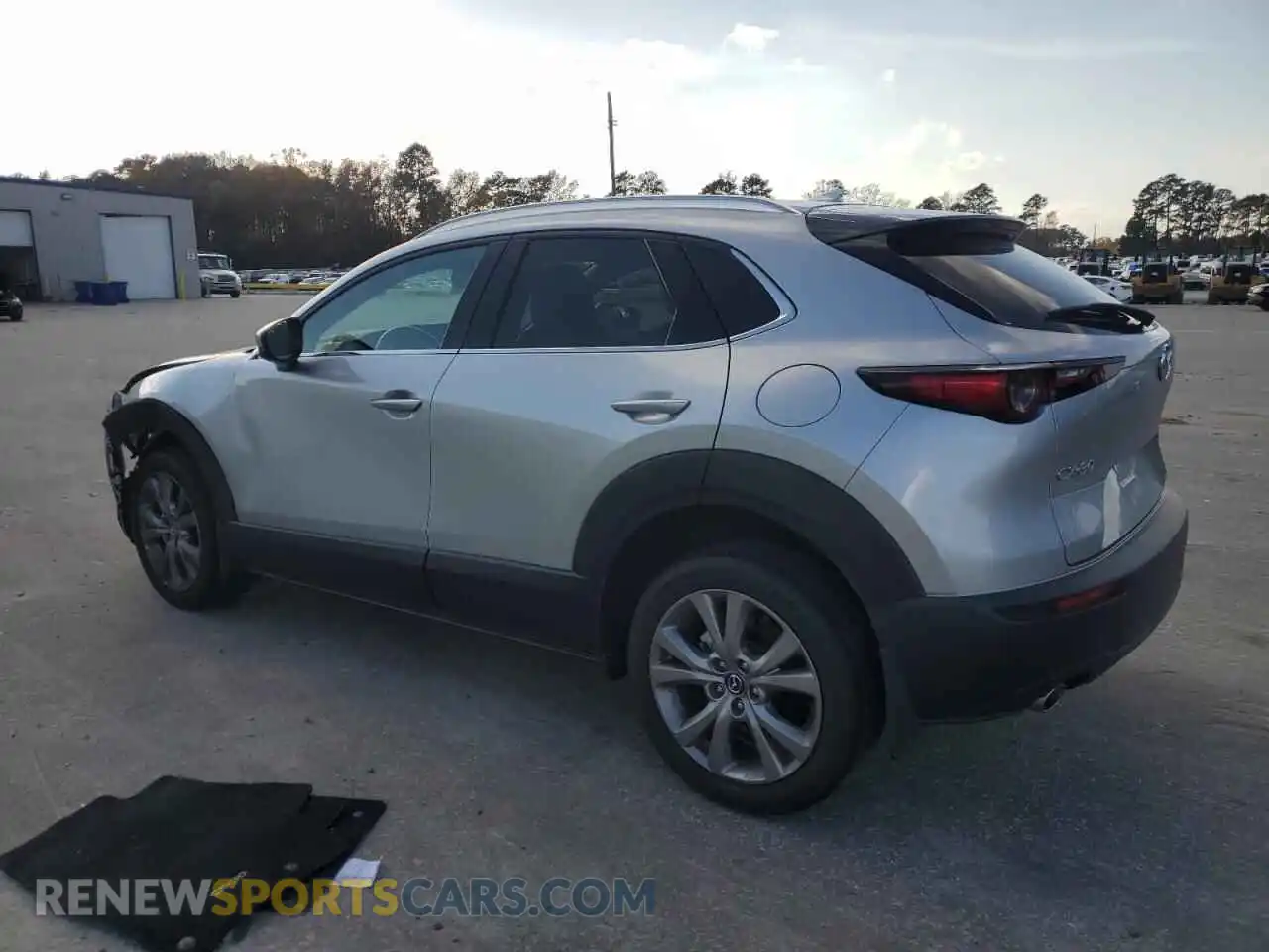 2 Photograph of a damaged car 3MVDMADM2MM214840 MAZDA CX30 2021