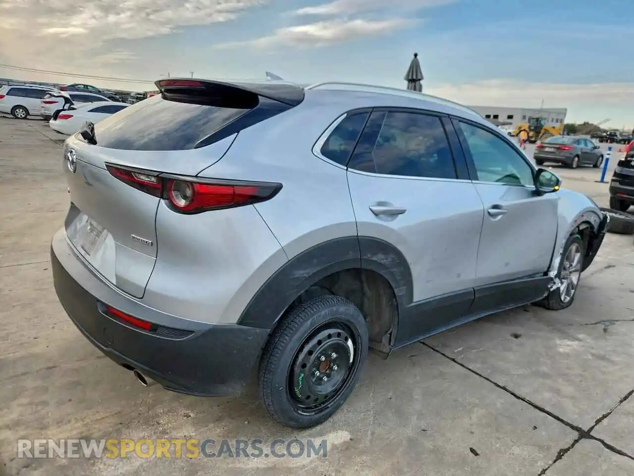 3 Photograph of a damaged car 3MVDMADM5MM216761 MAZDA CX30 2021