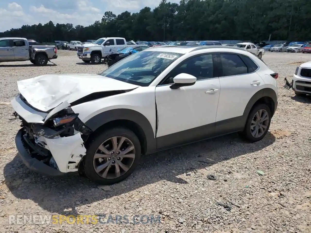 1 Photograph of a damaged car 3MVDMADM5MM236542 MAZDA CX30 2021