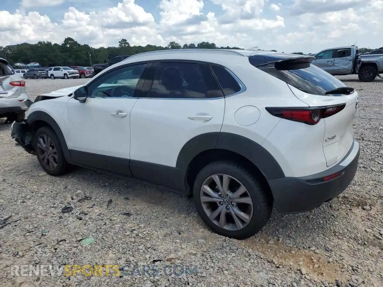 2 Photograph of a damaged car 3MVDMADM5MM236542 MAZDA CX30 2021