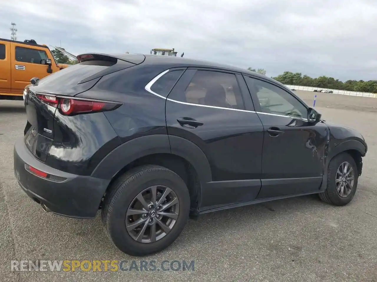 3 Photograph of a damaged car 3MVDMBAL0MM272124 MAZDA CX30 2021
