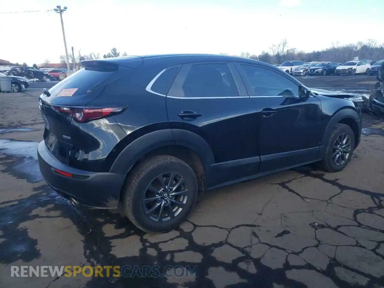 3 Photograph of a damaged car 3MVDMBAL1MM226866 MAZDA CX30 2021