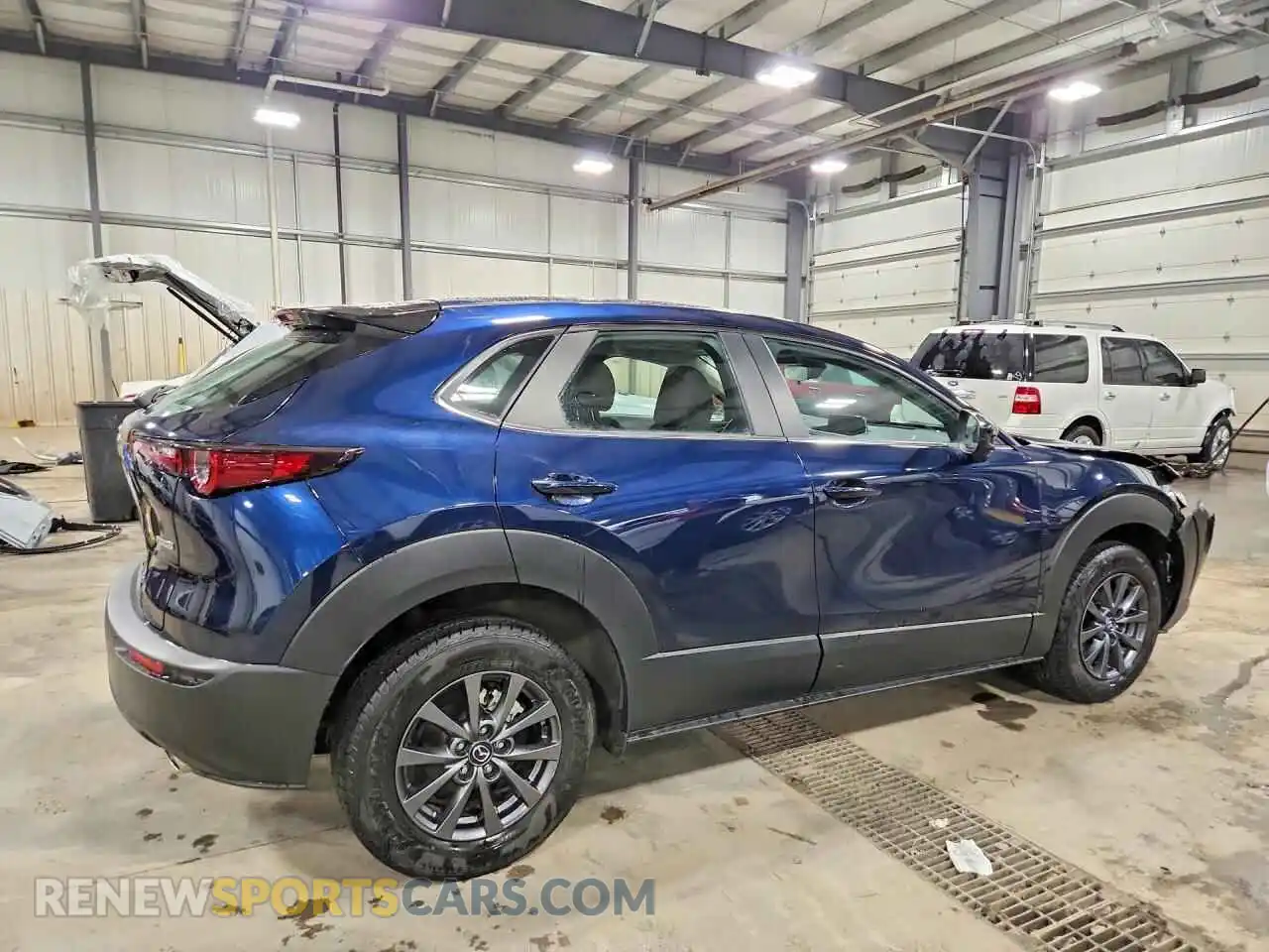 3 Photograph of a damaged car 3MVDMBAL4MM268321 MAZDA CX30 2021