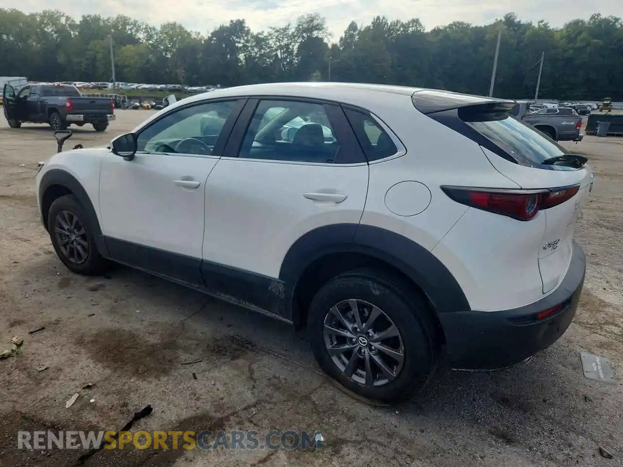 2 Photograph of a damaged car 3MVDMBAL4MM300720 MAZDA CX30 2021
