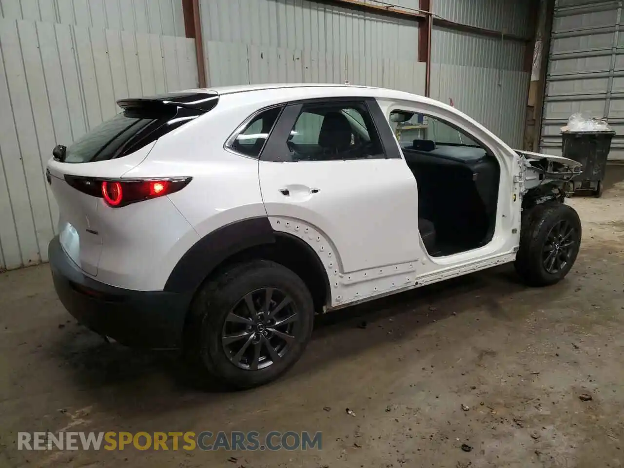 3 Photograph of a damaged car 3MVDMBAL5MM218303 MAZDA CX30 2021