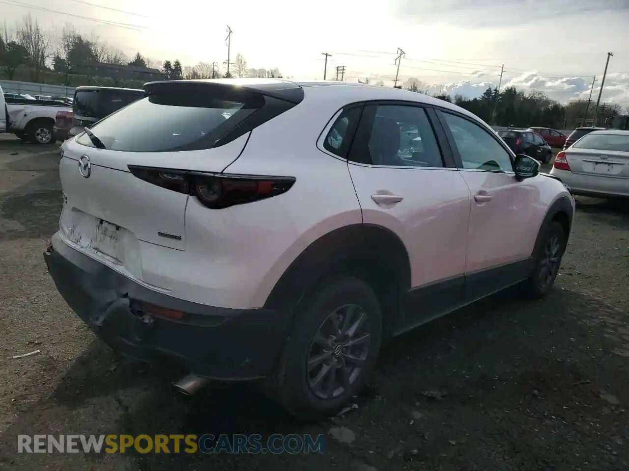 3 Photograph of a damaged car 3MVDMBAL6MM226961 MAZDA CX30 2021