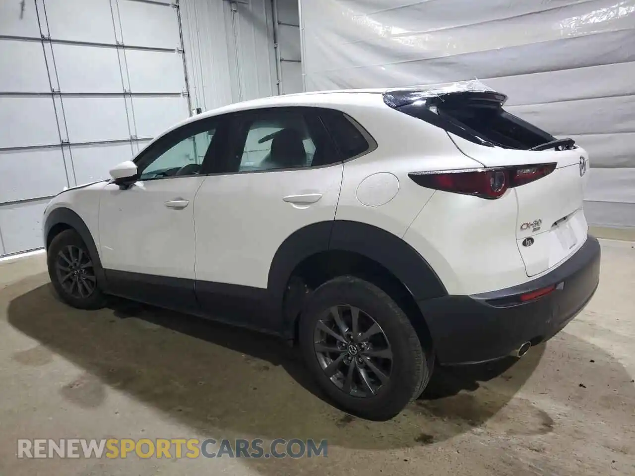 2 Photograph of a damaged car 3MVDMBAL8MM223186 MAZDA CX30 2021