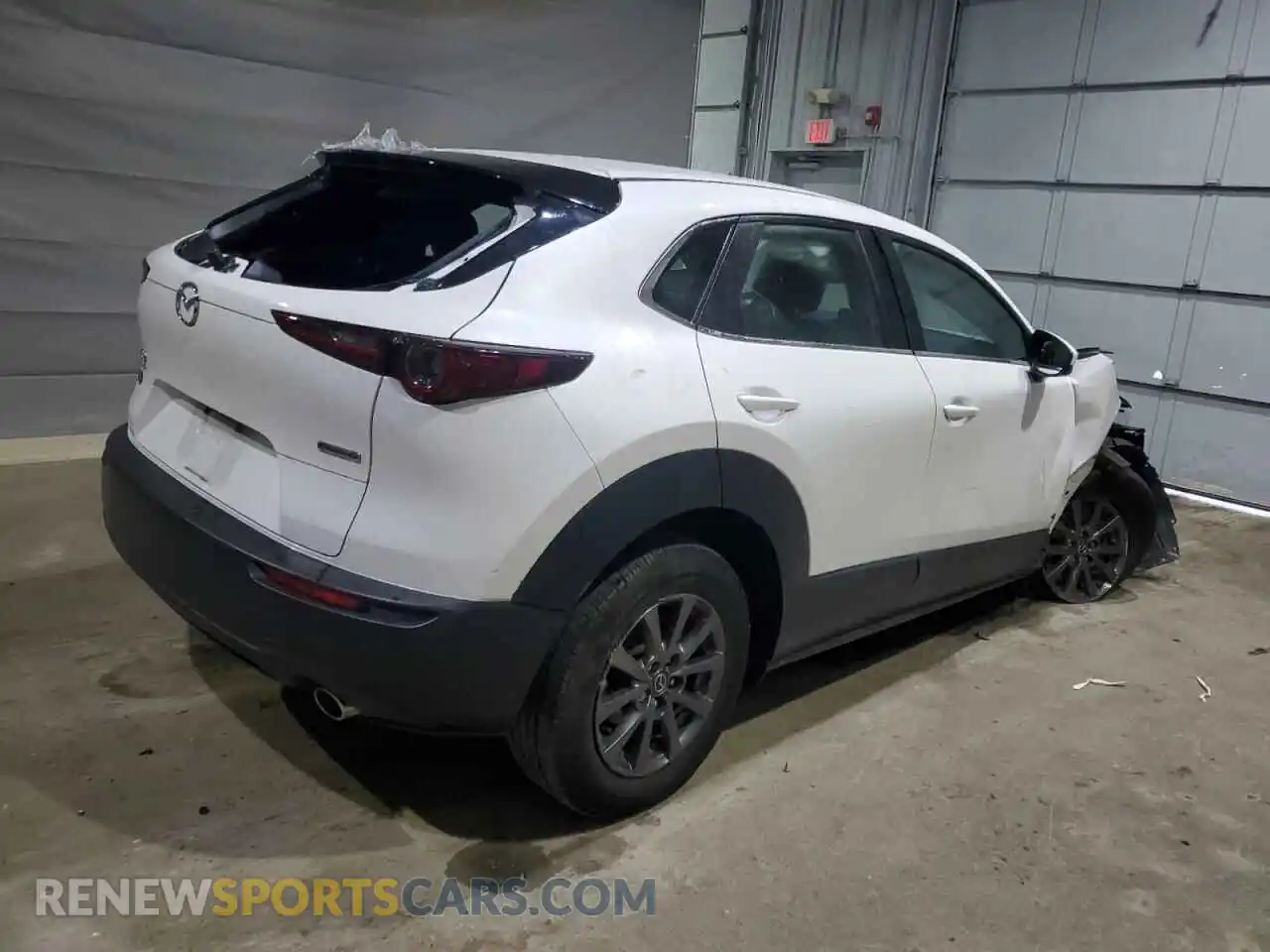 3 Photograph of a damaged car 3MVDMBAL8MM223186 MAZDA CX30 2021