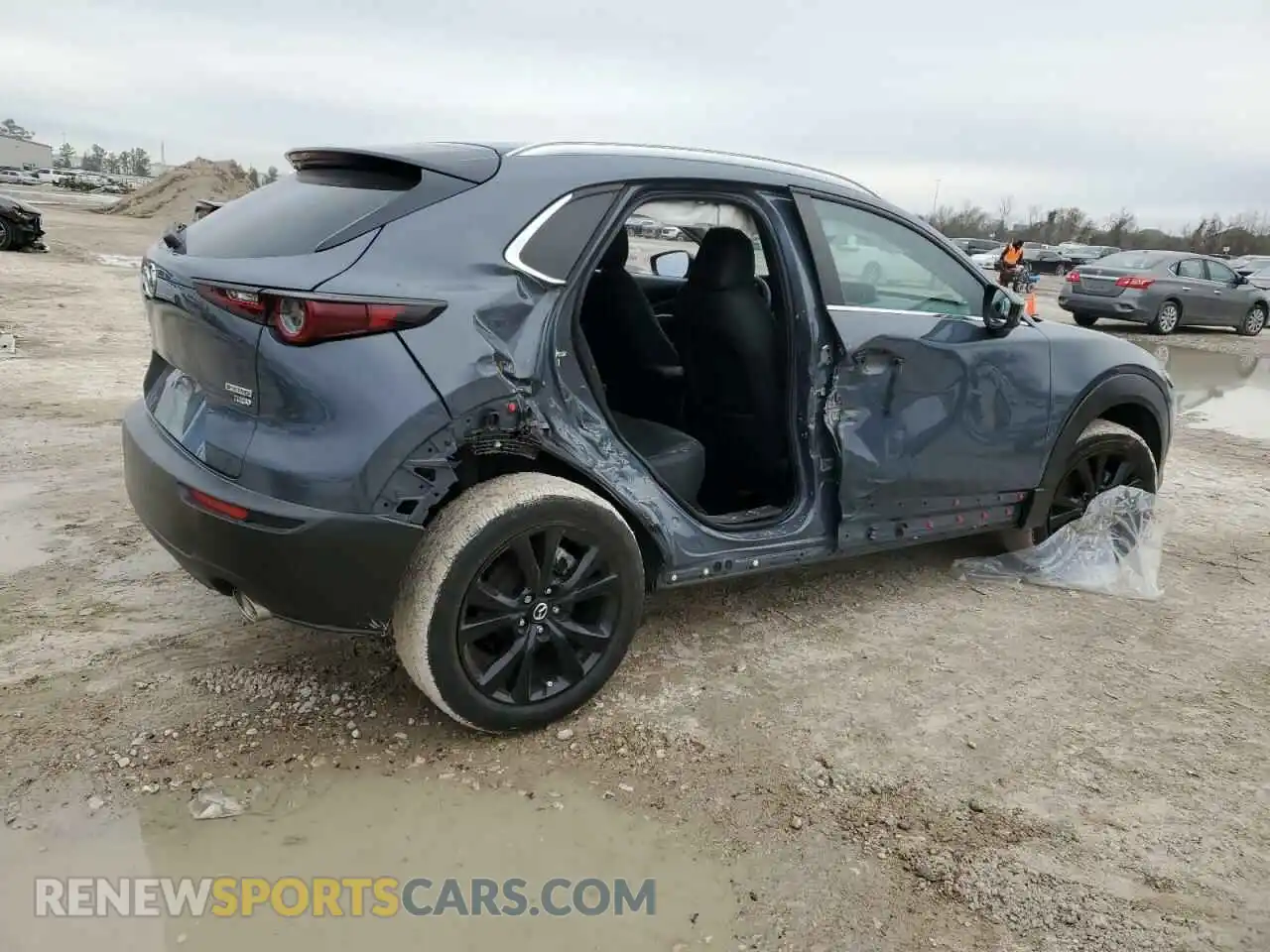 3 Photograph of a damaged car 3MVDMBAYXMM314228 MAZDA CX30 2021
