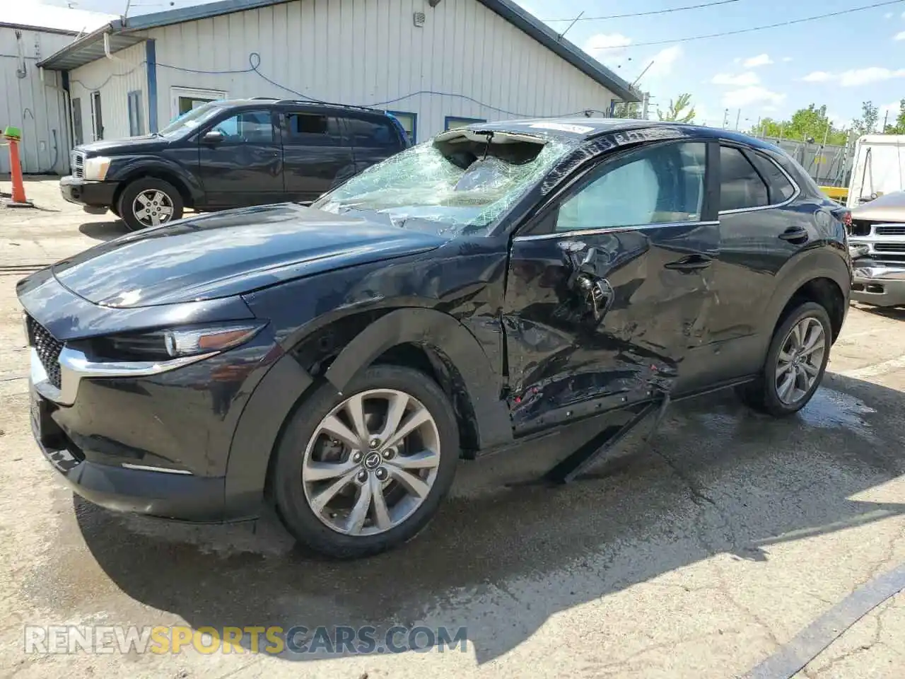 1 Photograph of a damaged car 3MVDMBBL0MM204436 MAZDA CX30 2021