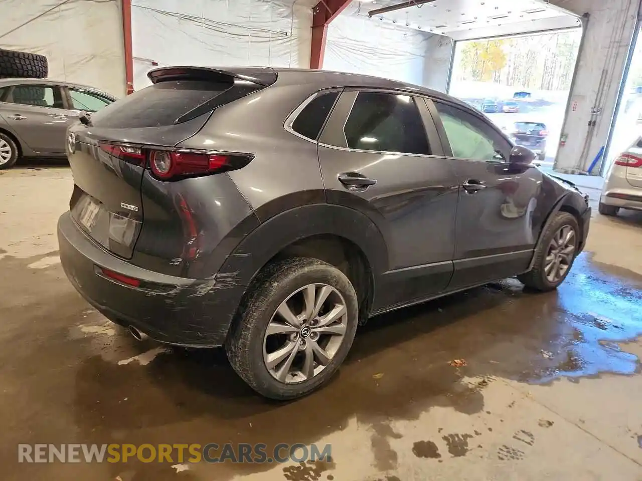 3 Photograph of a damaged car 3MVDMBBL0MM212682 MAZDA CX30 2021