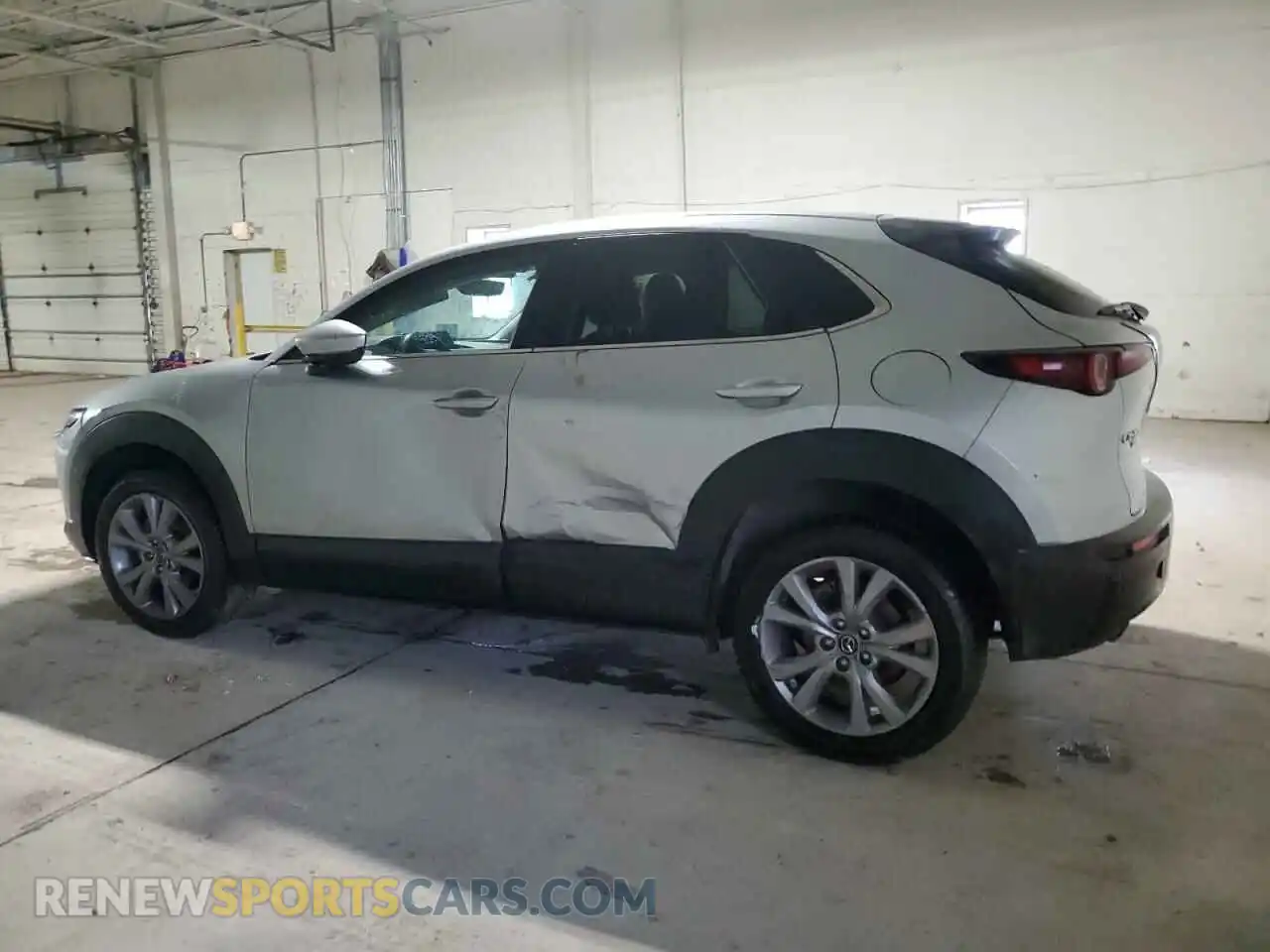 2 Photograph of a damaged car 3MVDMBBL0MM235251 MAZDA CX30 2021