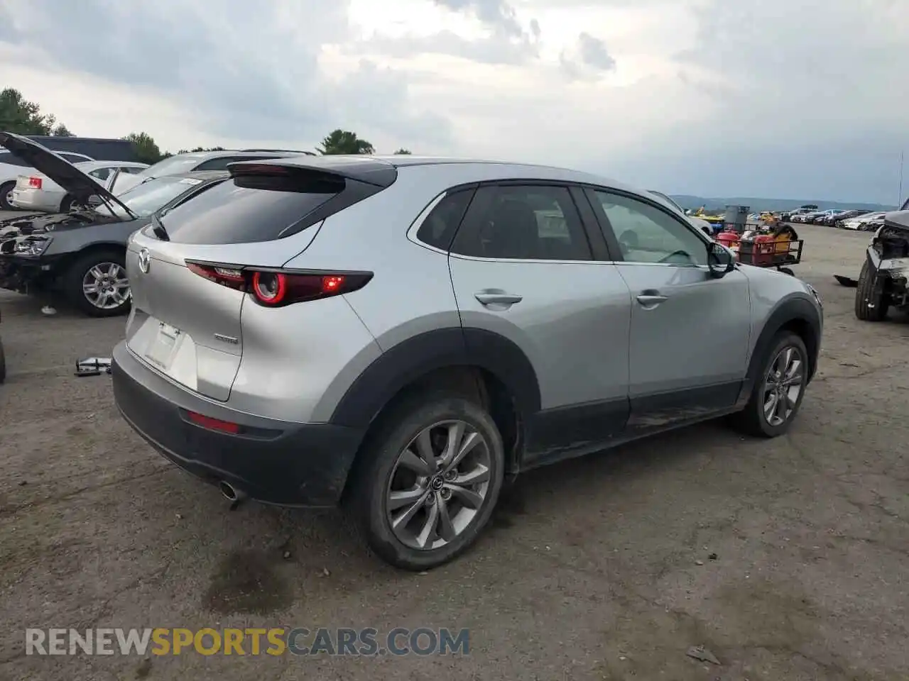 3 Photograph of a damaged car 3MVDMBBL0MM246248 MAZDA CX30 2021
