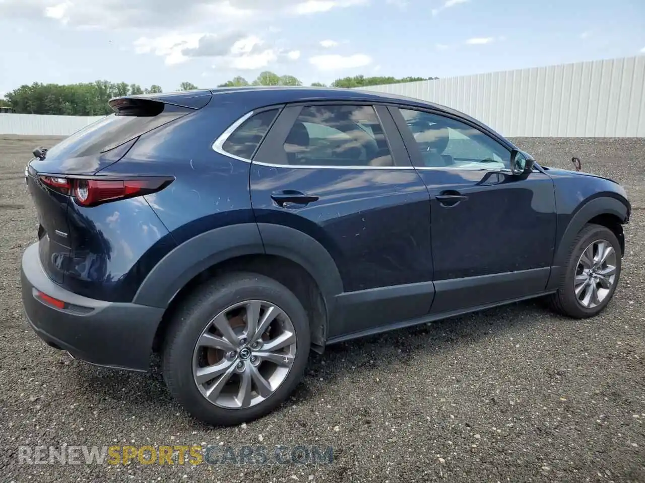 3 Photograph of a damaged car 3MVDMBBL1MM254410 MAZDA CX30 2021