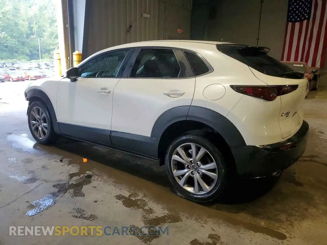 2 Photograph of a damaged car 3MVDMBBL2MM210772 MAZDA CX30 2021