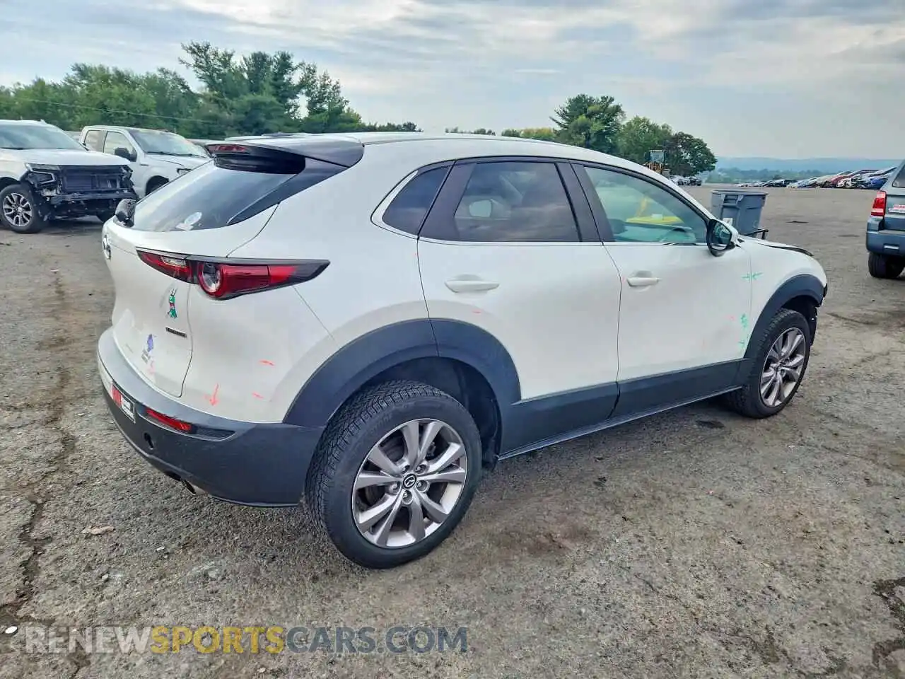 3 Photograph of a damaged car 3MVDMBBL2MM216023 MAZDA CX30 2021