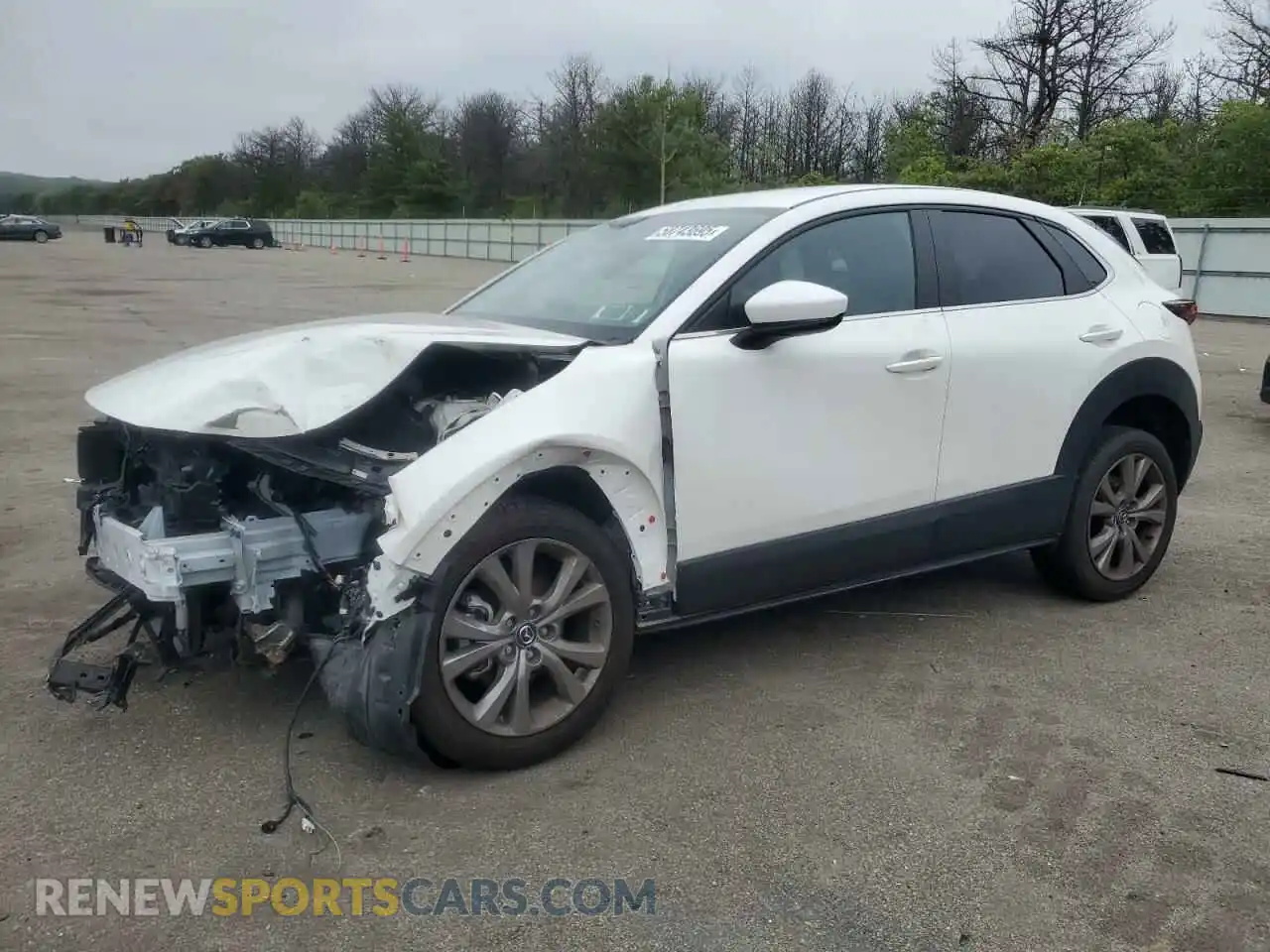 1 Photograph of a damaged car 3MVDMBBL2MM318440 MAZDA CX30 2021