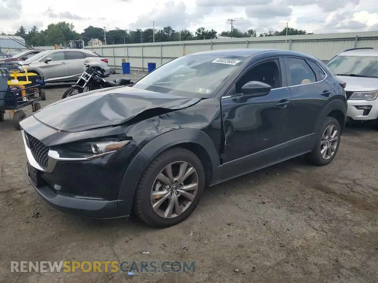 1 Photograph of a damaged car 3MVDMBBL4MM235169 MAZDA CX30 2021