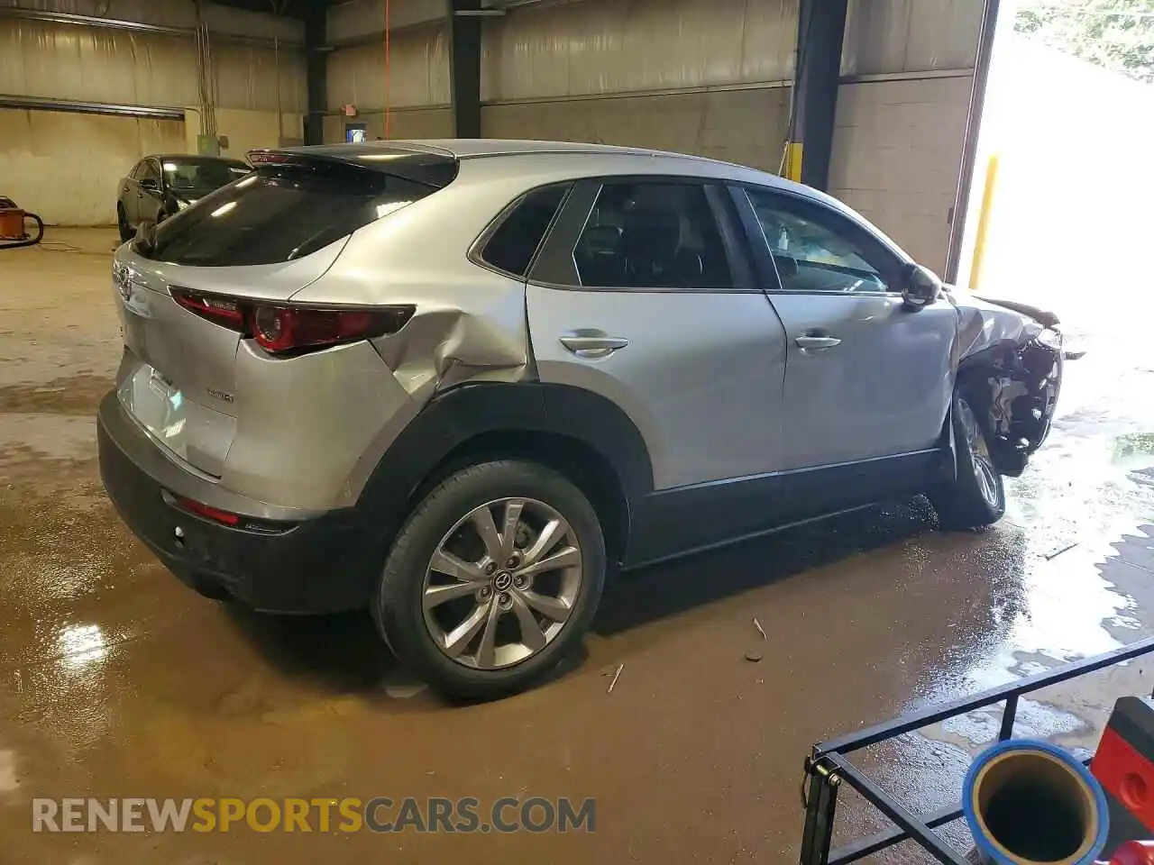 3 fotografías del automóvil dañado 3MVDMBBL4MM254062 MAZDA CX30 2021