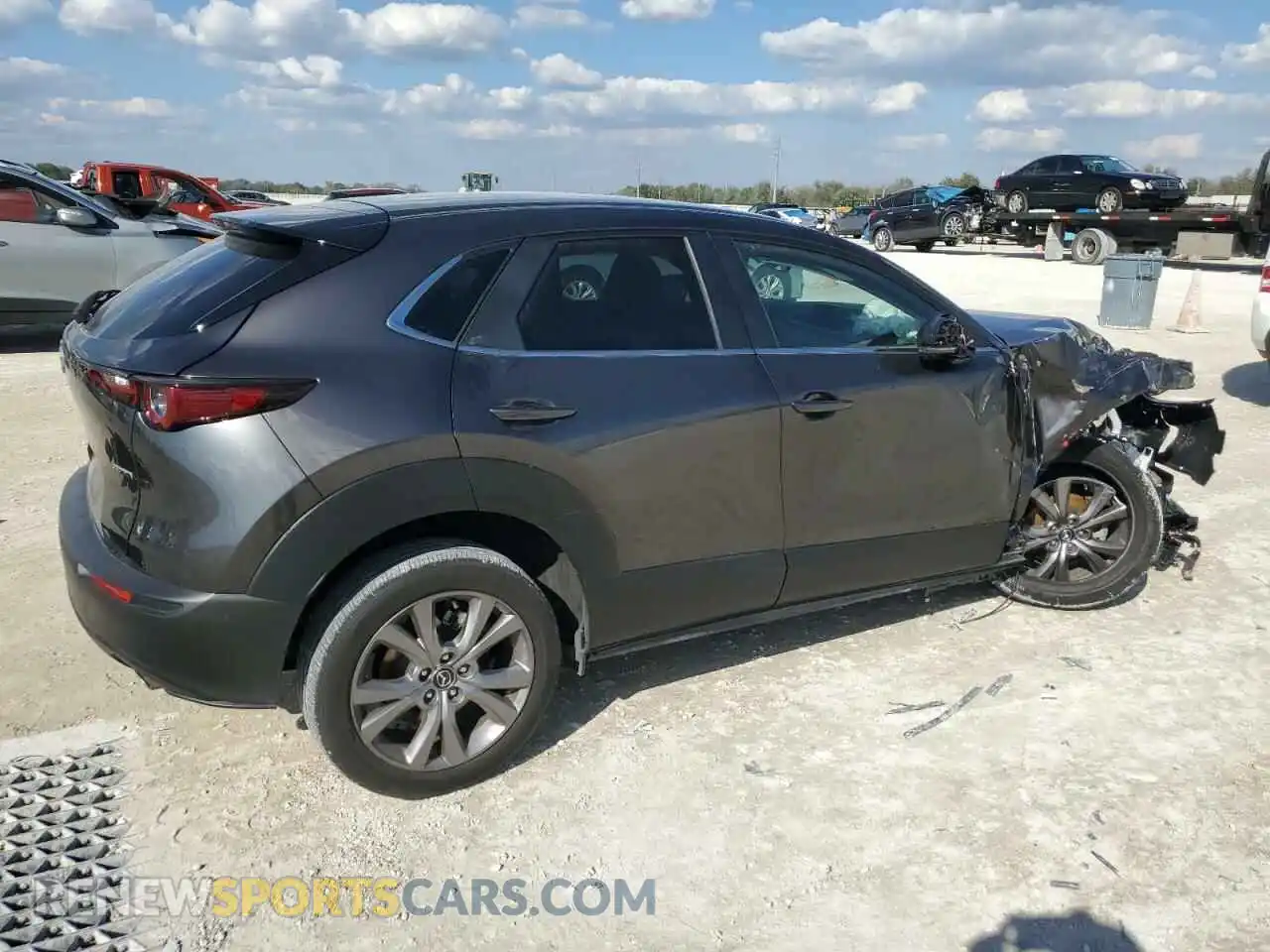 3 Фотография поврежденного автомобиля 3MVDMBBL4MM305687 MAZDA CX30 2021