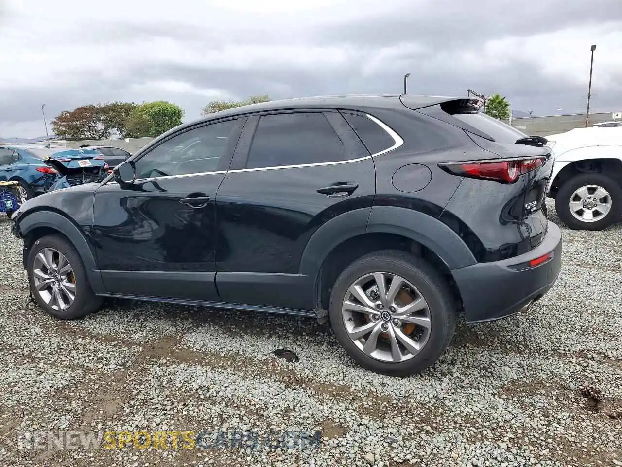 2 Photograph of a damaged car 3MVDMBBL6MM313757 MAZDA CX30 2021