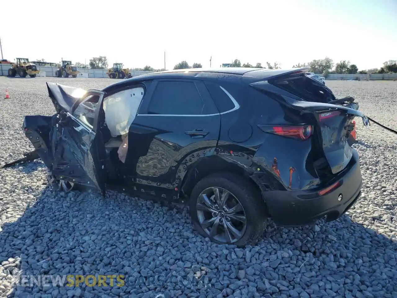 2 Photograph of a damaged car 3MVDMBBL7MM315033 MAZDA CX30 2021