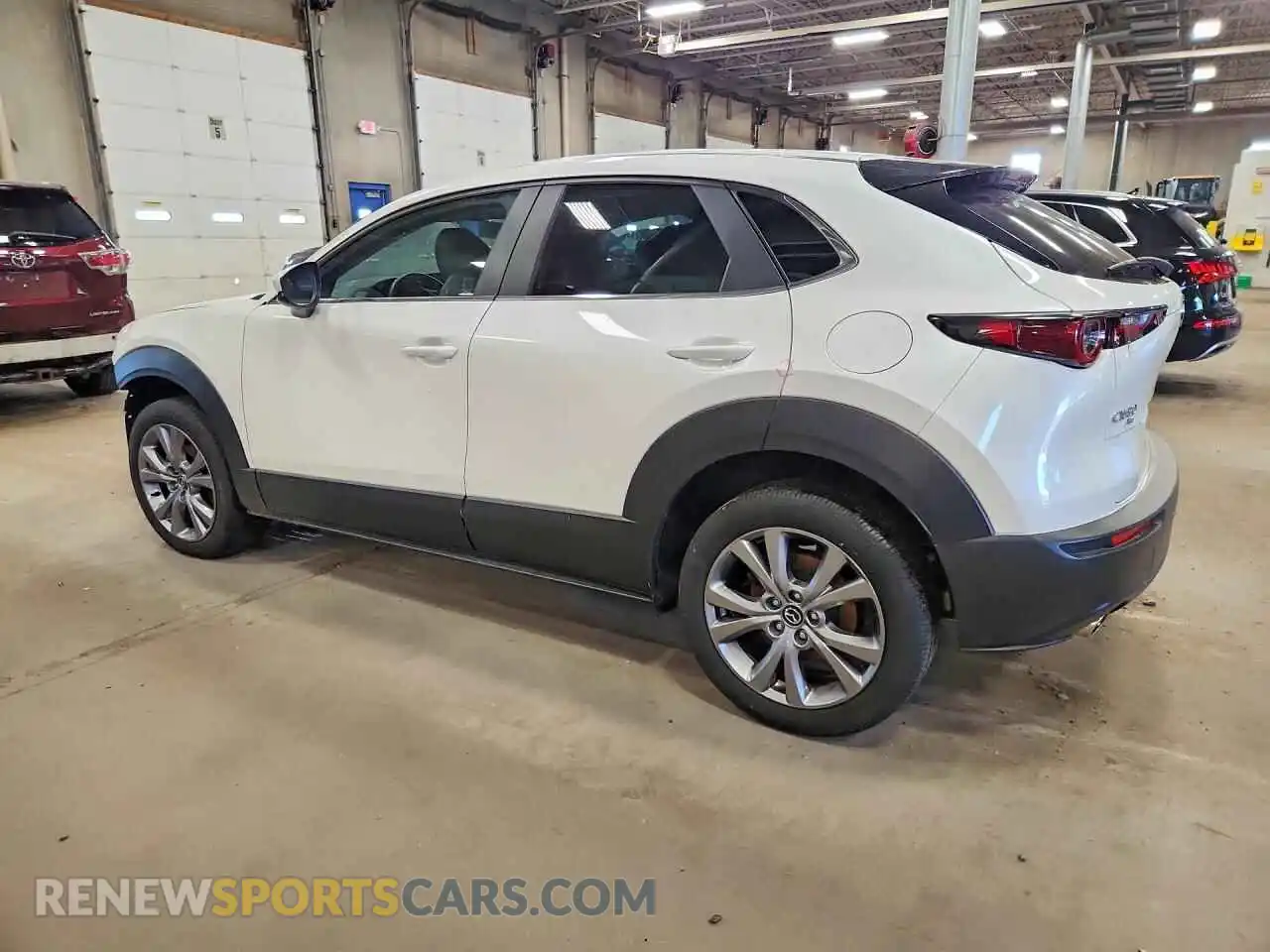 2 Photograph of a damaged car 3MVDMBBL7MM316229 MAZDA CX30 2021