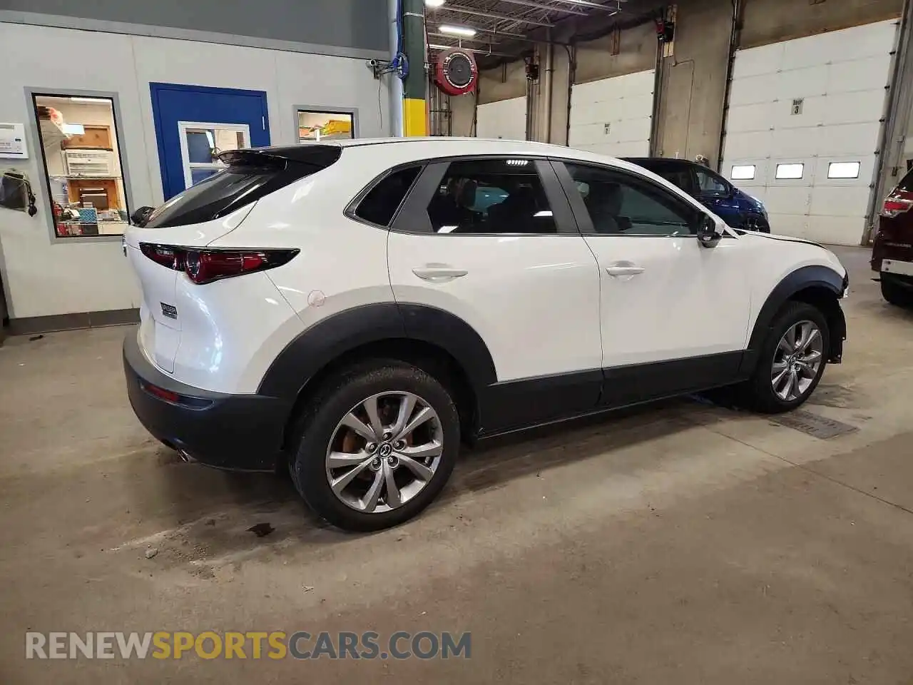 3 Photograph of a damaged car 3MVDMBBL7MM316229 MAZDA CX30 2021