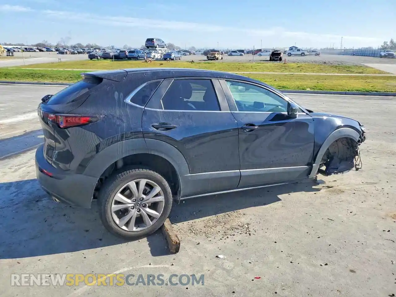 3 Photograph of a damaged car 3MVDMBBL9MM243901 MAZDA CX30 2021