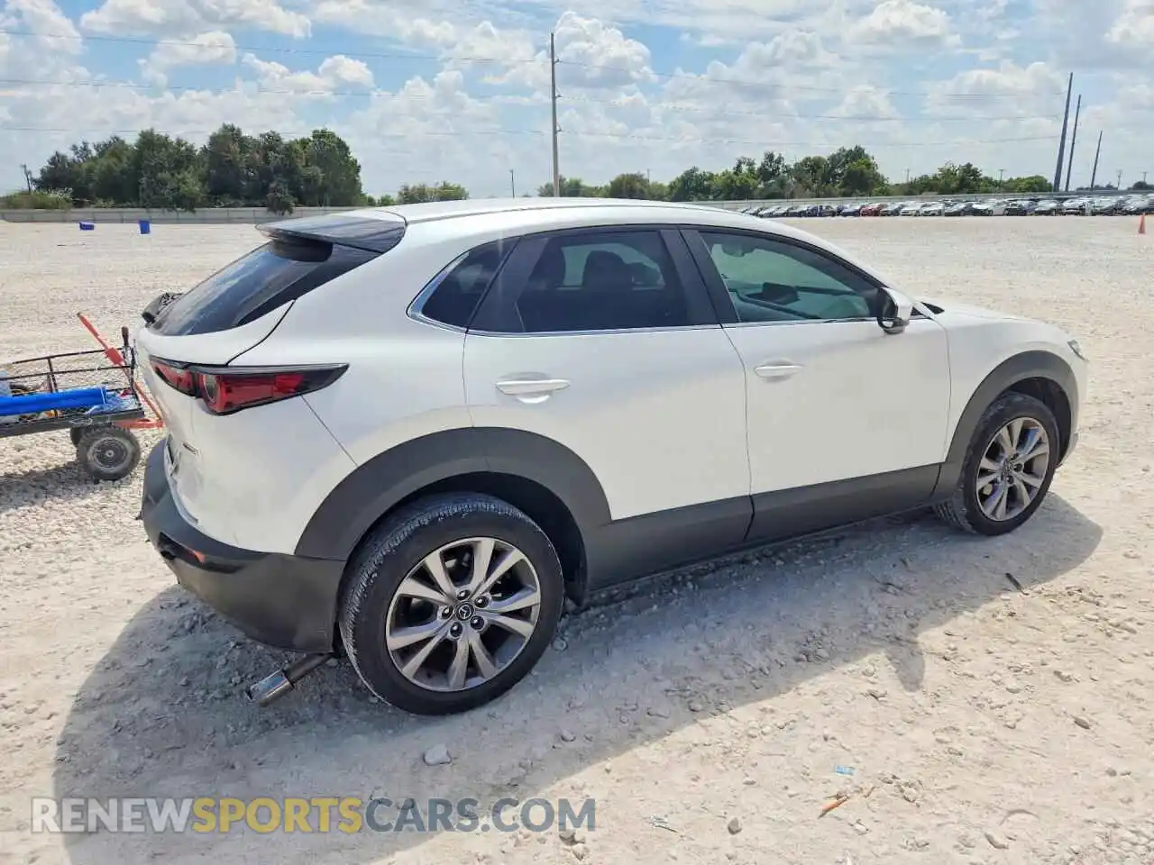 3 fotografías del automóvil dañado 3MVDMBBL9MM320203 MAZDA CX30 2021
